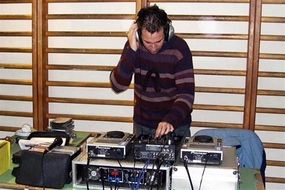 Dj with Full sound system by airgame