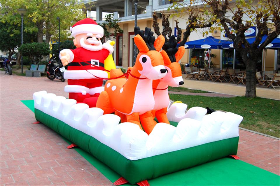 Inflatable Reindeers with Santa by airgame