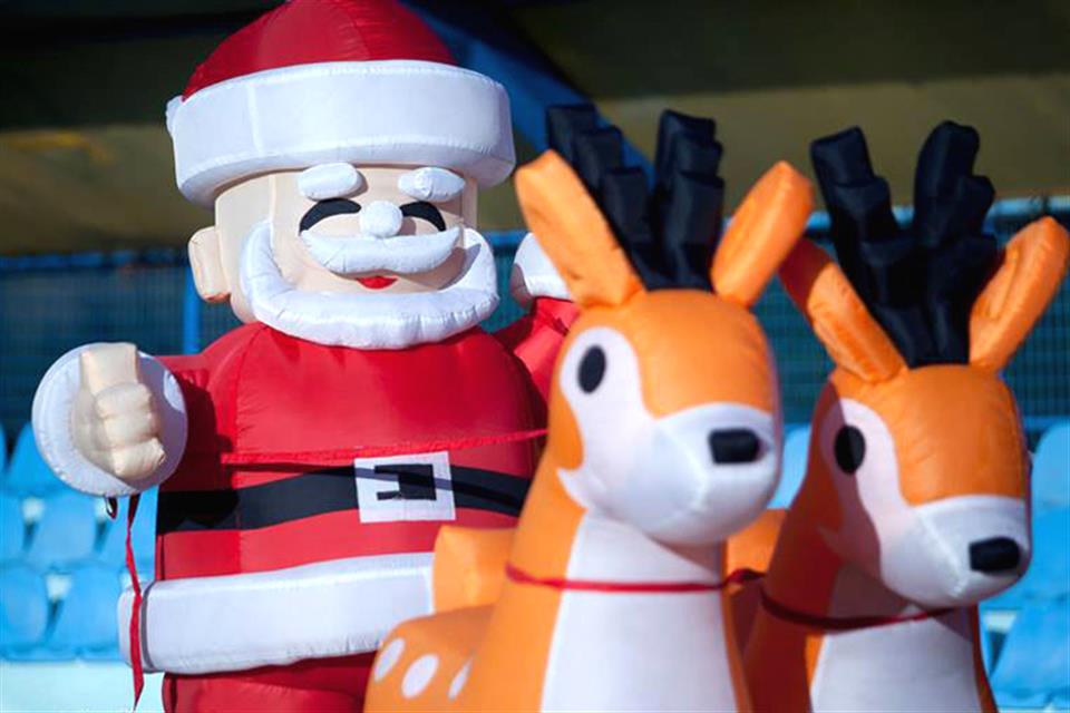 Reindeers with Santa by airgame