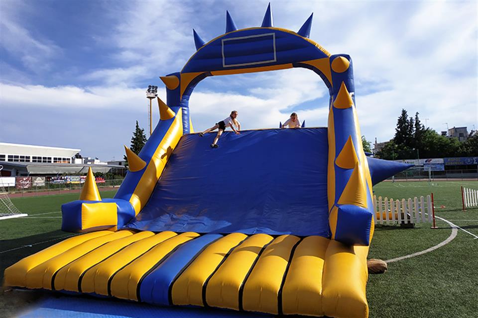 Inflatable Spike Run by airgame
