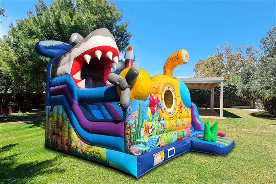 O Μεγάλος Καρχαρίας (Φ.16) φουσκωτό πολυπαιχνίδι με τσουλήθρα