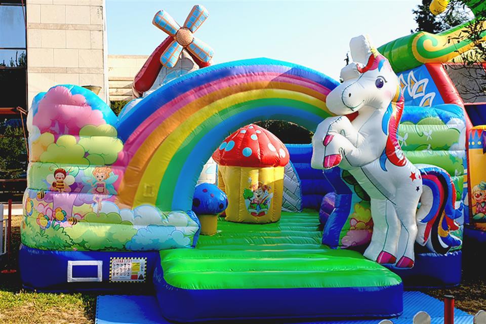 Unicorn inflatable game